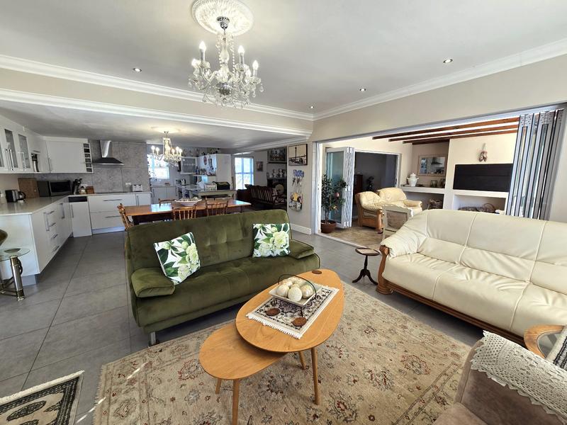3 Bedroom Property for Sale in Britannia Bay Western Cape